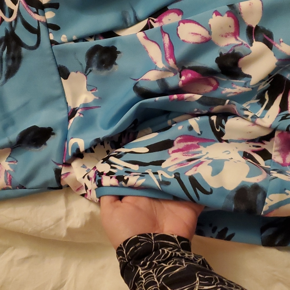 Blue floral Roz & Ali dress with pockets! - Picture 3 of 4
